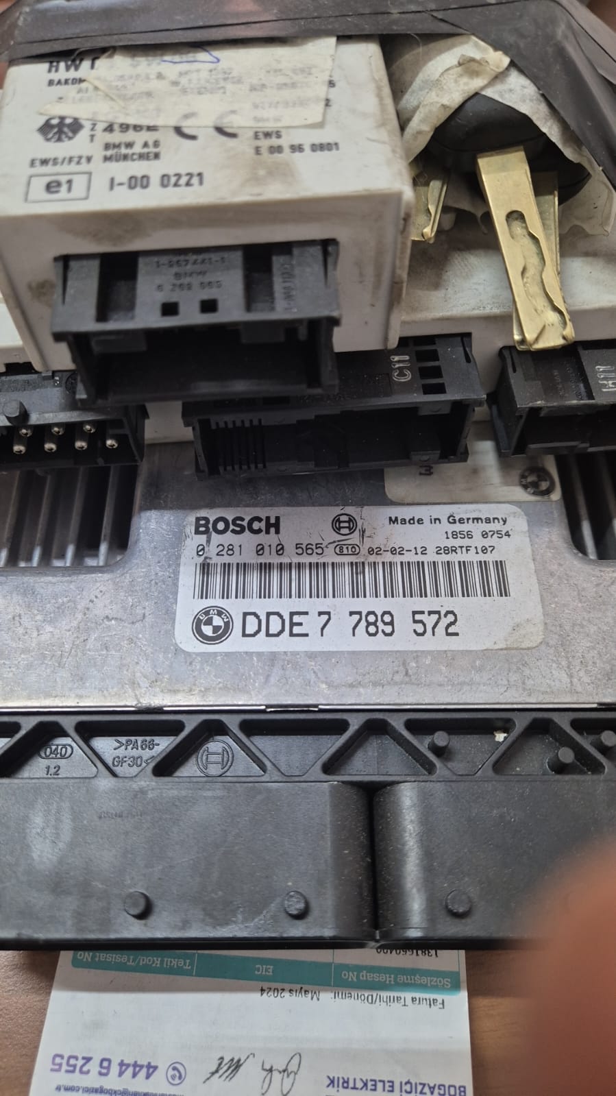 BMW MOTOR BEYNİ CAS BEYNİ EWS ANAHTAR SET ŞEKLİNE 0281010565DDE7793443EDC16C1-3.1